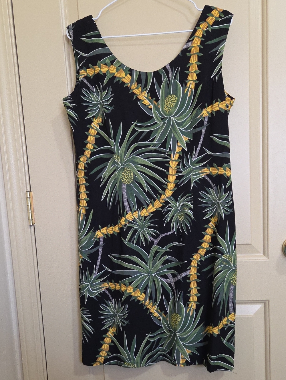 Diamond Head Sportwear. Vintage. Made In Hawaii Black Dress with Green Tropical